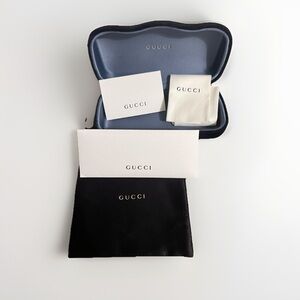 GUCCI Black Velvet Clamshell Sunglasses Case with Accessories Authenticity Card